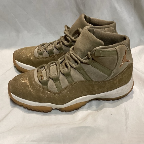 Nike Air Jordan 11 XI Retro - Picture 4 of 9